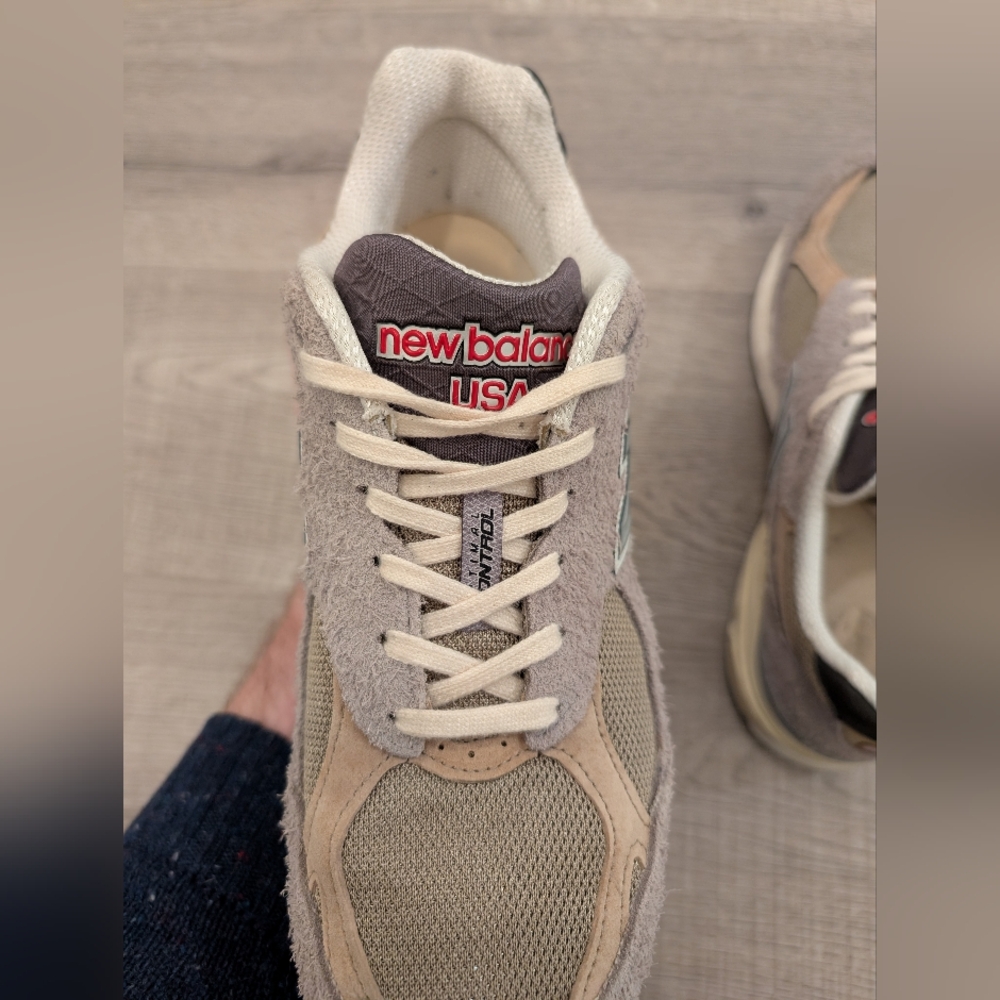New Balance x Teddy Santis 990v3 - Picture 3 of 5